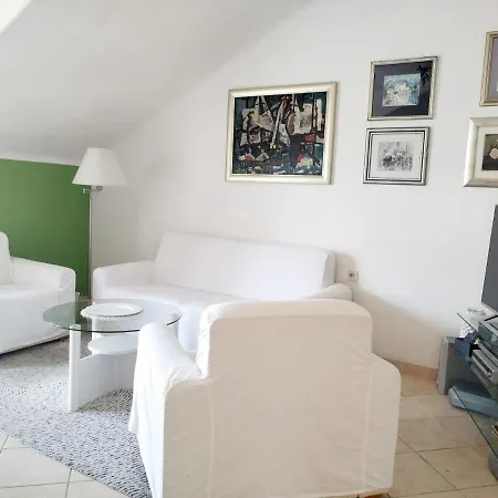Mica Apartmán *